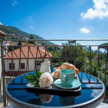 Raggio Di Sole Bed & Breakfast อาเจโรลา ภายนอก รูปภาพ