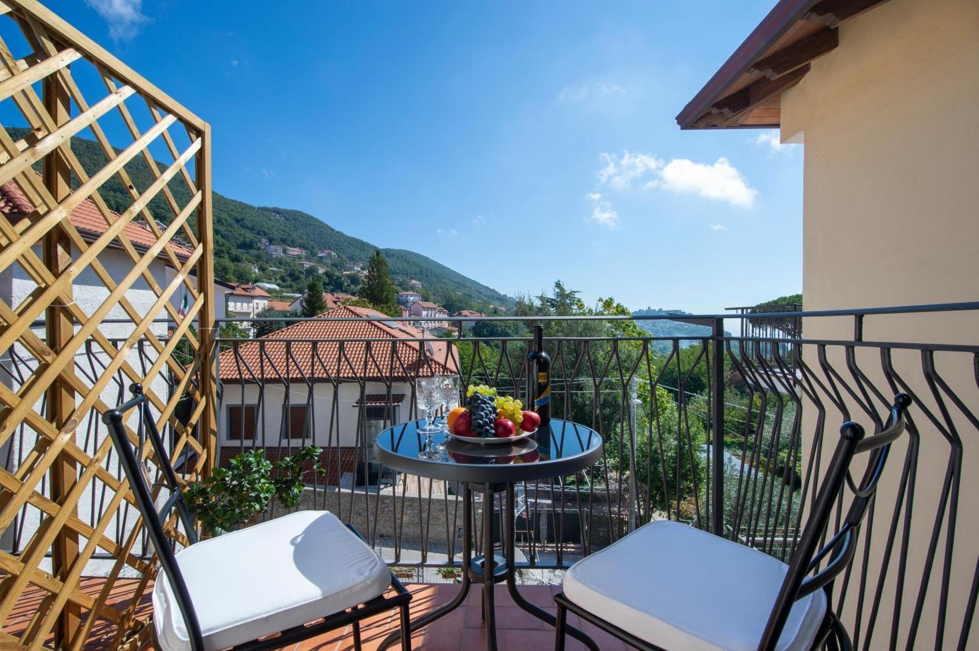 Raggio Di Sole Bed & Breakfast อาเจโรลา ภายนอก รูปภาพ