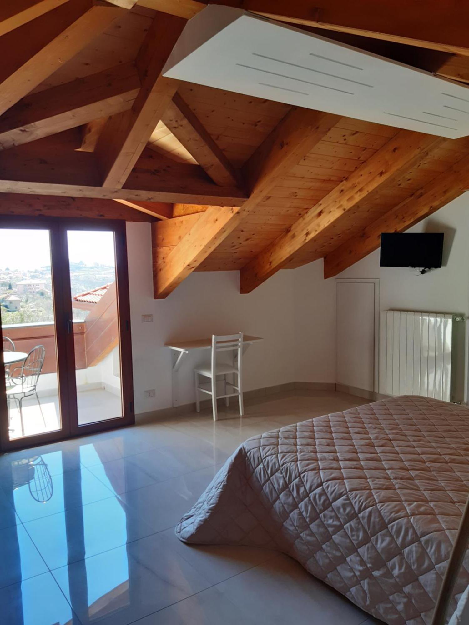 Raggio Di Sole Bed & Breakfast อาเจโรลา ภายนอก รูปภาพ